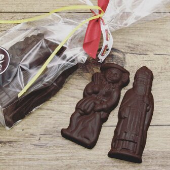 Au Ch&acirc;teau Chocolat Gevulde Sinterklaas- en Pietfiguren uit fondant chocolade